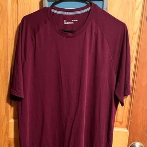 Under Armour tshirt